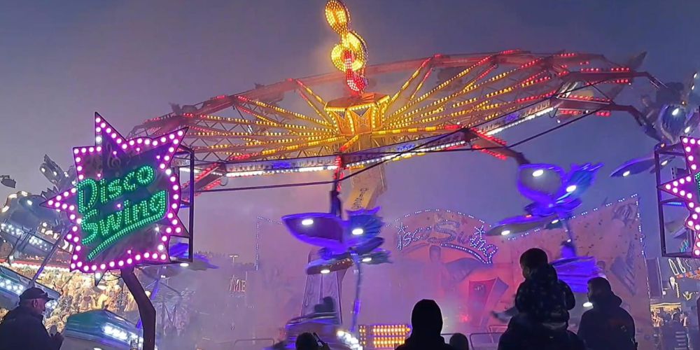 Rundhochfahrgeschäft<br>Disco Swing